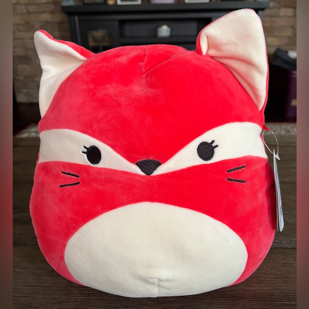 Fifi Squishmallow